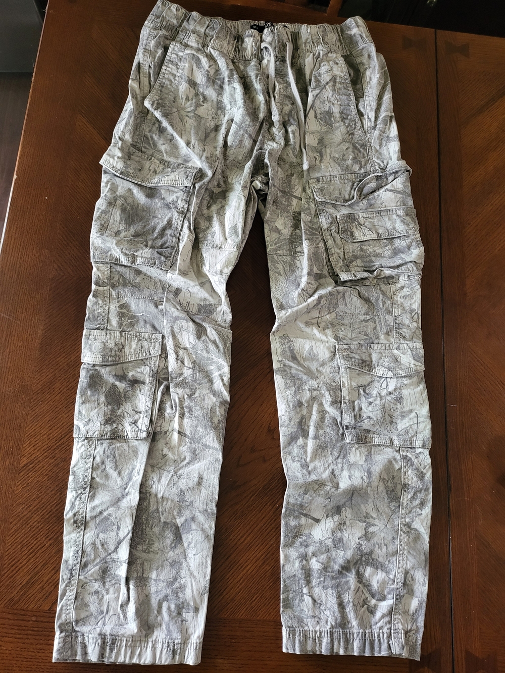 Hollister Light Gray Printed Cargo Pants